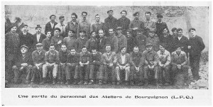 XX1948,Bourguignon, une partie de l'équipe de 60 personnes