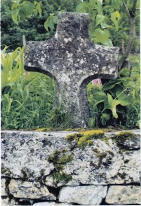 Chatey croix cimetière